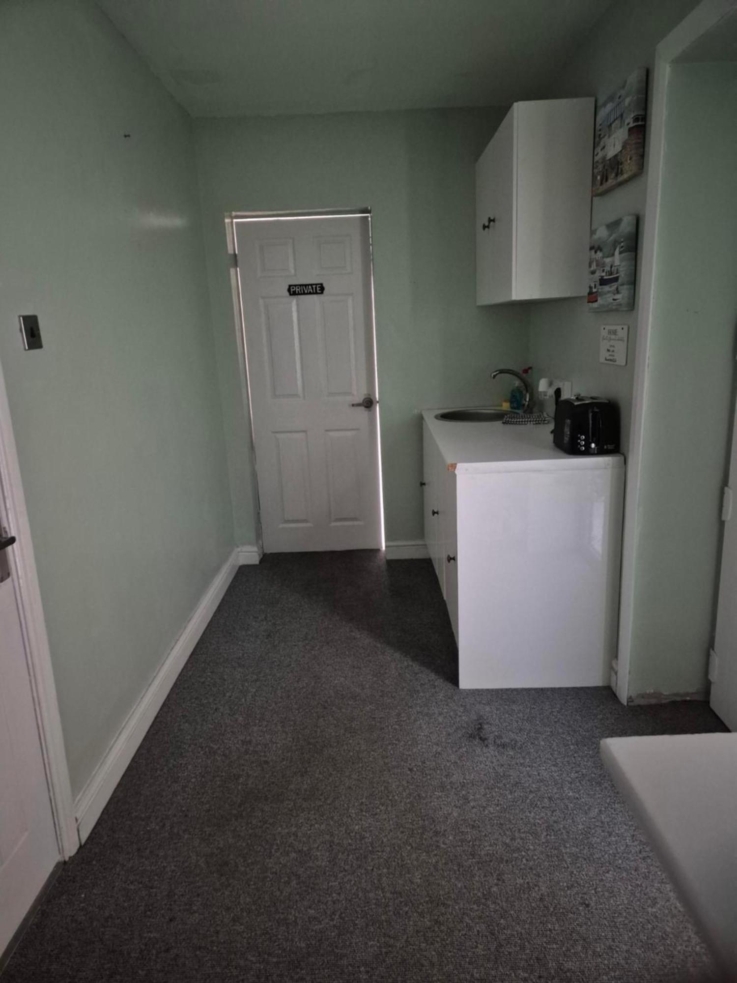 Accomadation Рексем Экстерьер фото