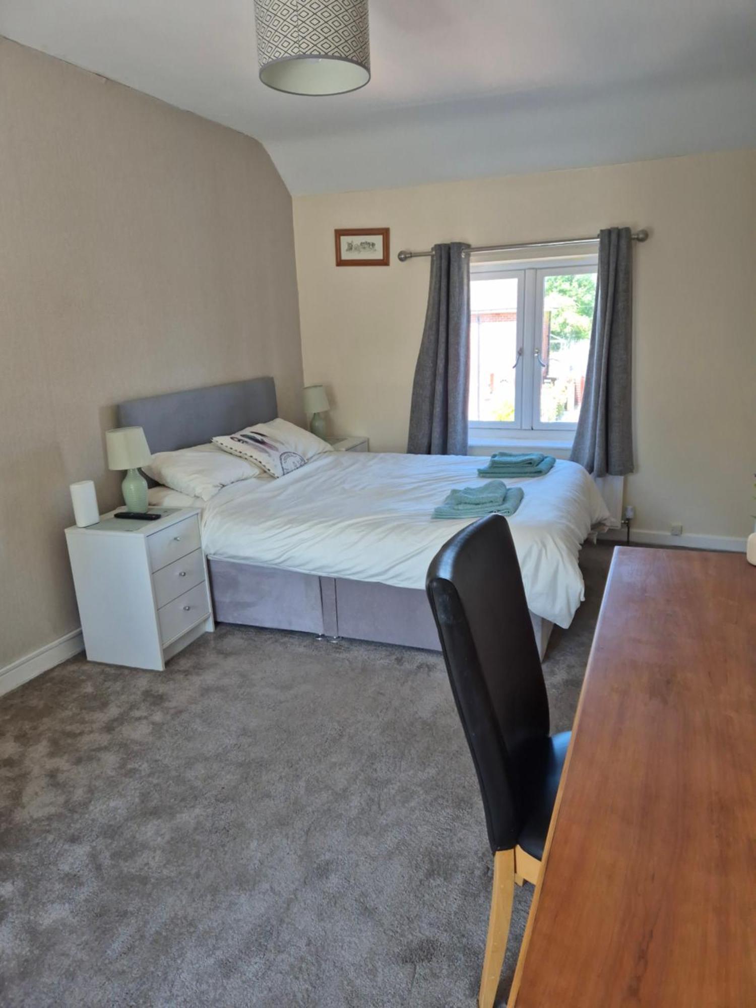 Accomadation Рексем Экстерьер фото
